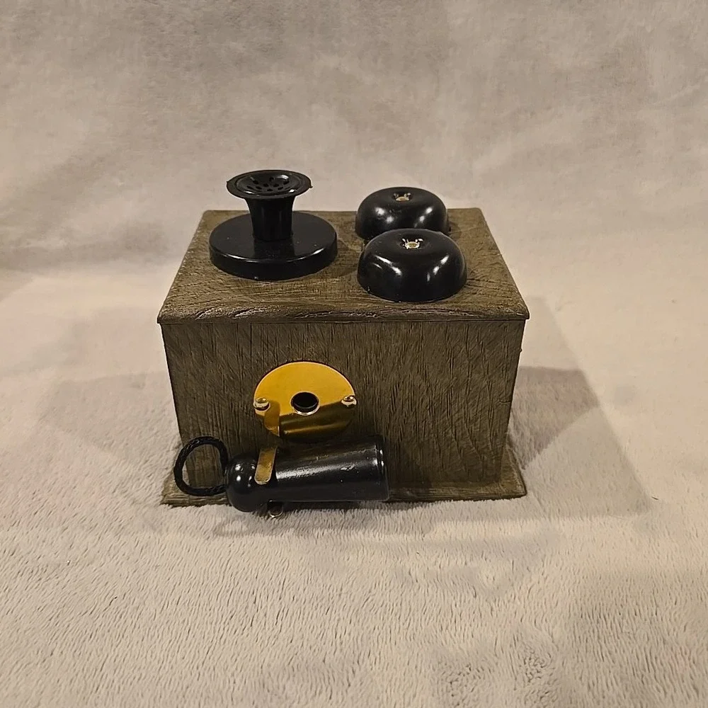 Vintage Old Fashion Style Telephone Pencil‎ Sharpener